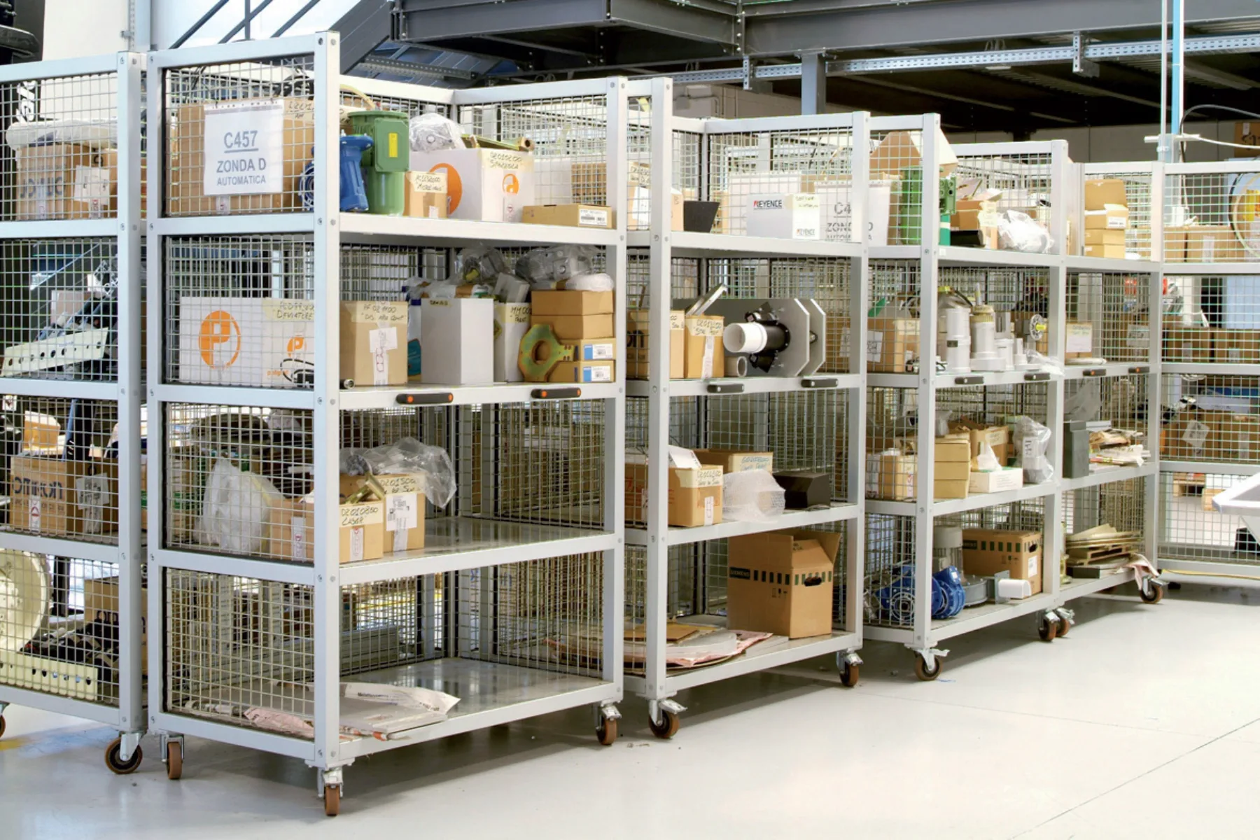 Carrelli industriali per stoccaggio